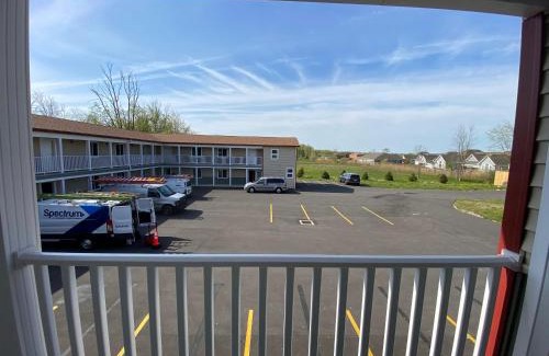 Niagara Falls Apartment | Discover Stay Inn Niagara Falls: Family-Friendly Studios