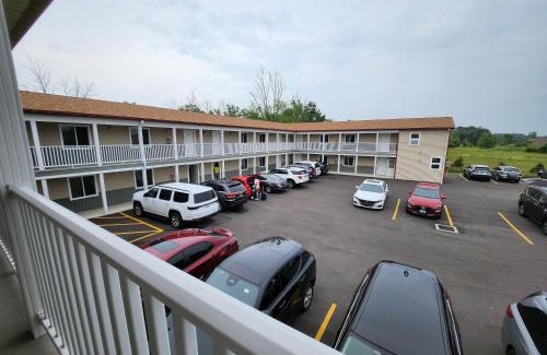 Niagara Falls Apartment | Discover Stay Inn Niagara Falls: Family-Friendly Studios