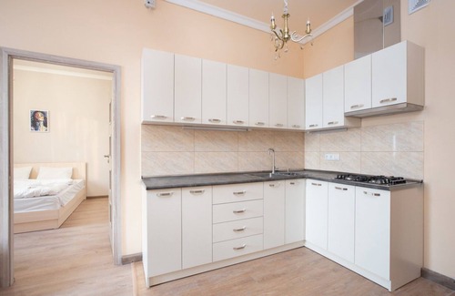 Kentron Apartment | Discover Stay Inn on Argishti 11: Family-Friendly Retreat