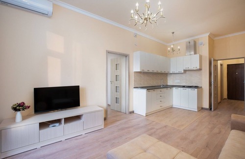 Kentron Apartment | Discover Stay Inn on Argishti 11: Family-Friendly Retreat