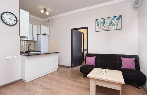 Kentron Apartment | Discover Stay Inn on Argishti 11: Family-Friendly Retreat
