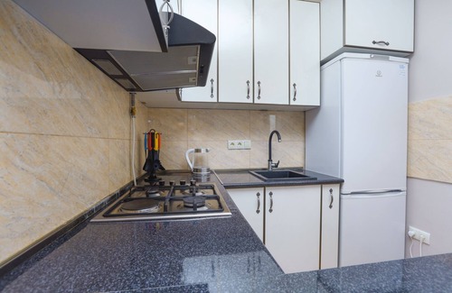 Kentron Apartment | Discover Stay Inn on Argishti 11: Family-Friendly Retreat