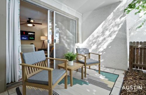 Northwest Hills Village House | Enjoy King Suite Bliss and Poolside Fun in Austin!