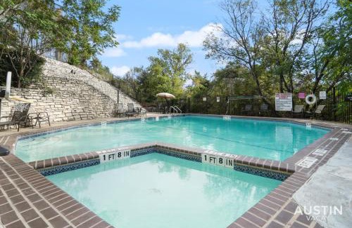 Northwest Hills Village House | Enjoy King Suite Bliss and Poolside Fun in Austin!