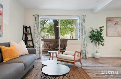 Northwest Hills Village House | Enjoy King Suite Bliss and Poolside Fun in Austin!