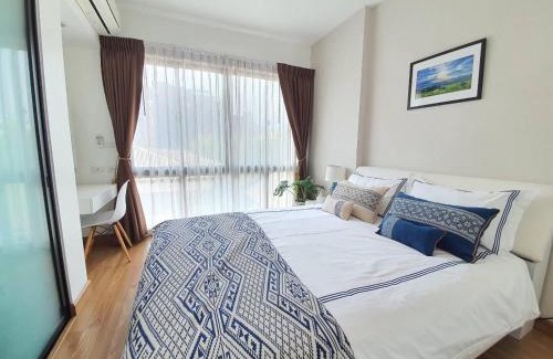 Nimman Apartment | Discover Nimmanhemin Center with Rooftop Pool Access