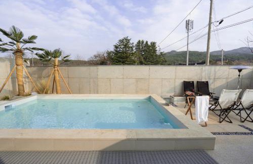 Gyeongju Bed & Breakfast | Discover Stay O'on: Family-Friendly with Pool & Hot Tub