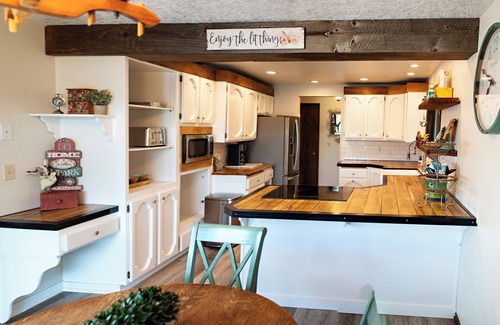 Dollar Corner Other | Stay on a Blueberry Farm! Cute Farmhouse with Pickleball Court!