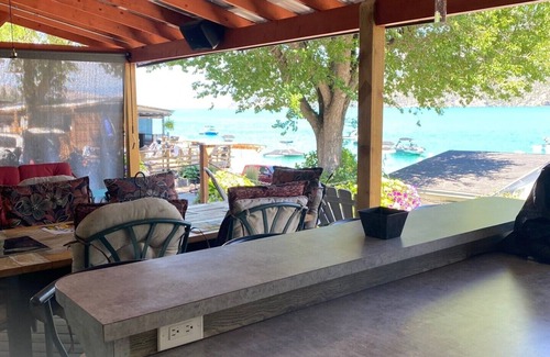 Central Okanagan RV Rental | Experience Kalamalka Lake at Family-Friendly Klub Kal Resort