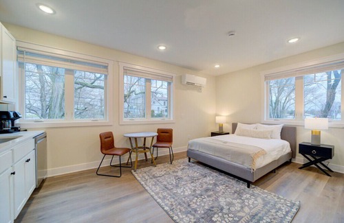 Nelson Hotel | Top-Rated Stay on Clay - Suite #8 with Pool & Breakfast