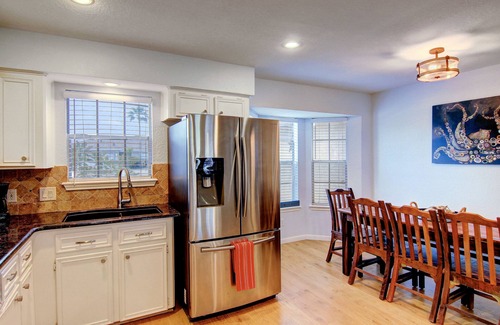 Corpus Christi House | Experience Waterfront Bliss with Pool Access and Ocean Views