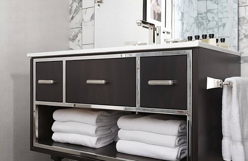 Central Park South Hotel | Experience Time Square: 2 Luxury Units, Pets Welcome!