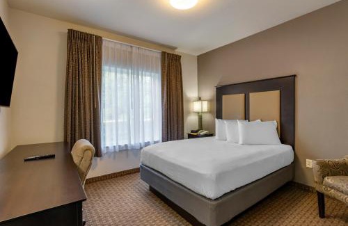 Hopewell Hotel | Family-Friendly Stay-Over Suites in Fort Gregg-Adams Area