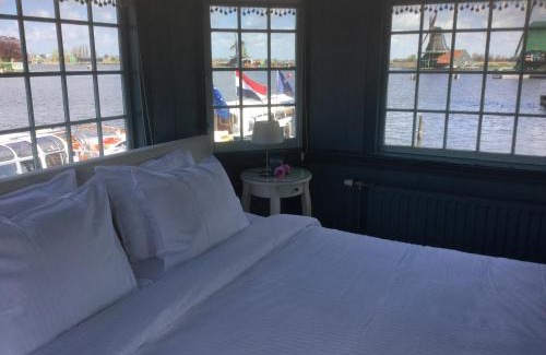 Zaanse Schans Hotel | Discover Heerlijck Slaapen at Zaanse Schans - Rated 9.3