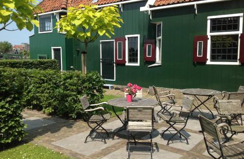 Zaanse Schans Hotel | Discover Heerlijck Slaapen at Zaanse Schans - Rated 9.3