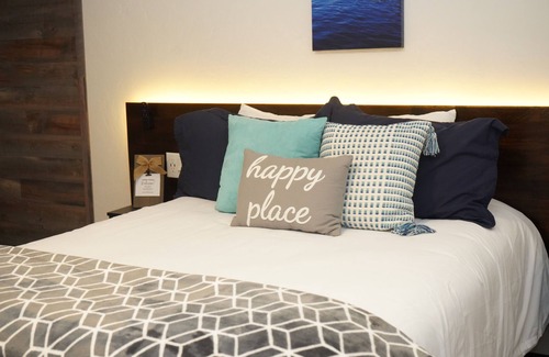 Coeur d'Alene Hotel | Explore Downtown Coeur d'Alene with Breakfast Included