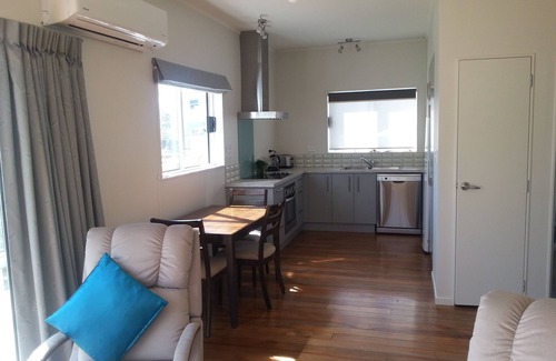 Paraparaumu Beach Cottage | Relax and Enjoy: Family-Friendly Stay with Pool Access