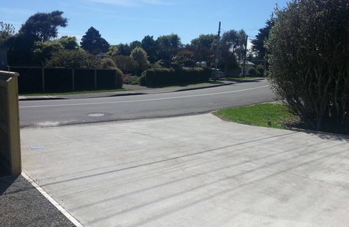 Paraparaumu Beach Cottage | Relax and Enjoy: Family-Friendly Stay with Pool Access