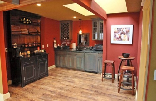 Carlton Apartment | Unwind at Winery Loft #3 in Historic Downtown Carlton