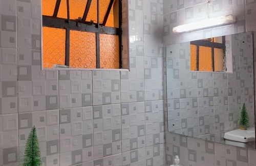 Kawangware Apartment | Cozy Stay.Plus Hill View Studio: Family-Friendly Retreat