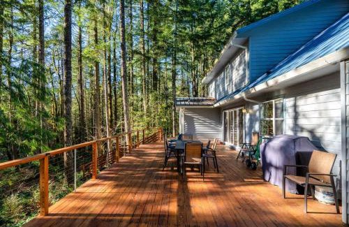 Zigzag House | Stay Portland - Relaxing River Retreat