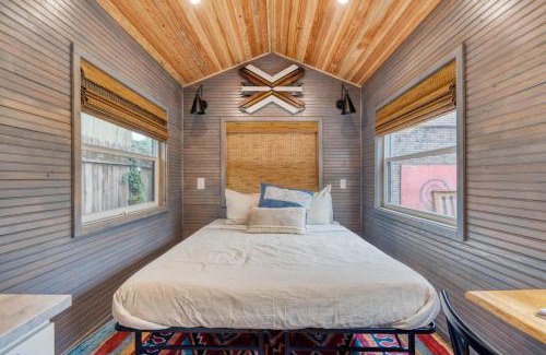 Hosford-Abernethy House | Stay Portland - Tiny Aztec - Walk to Local Shops & Restaurants