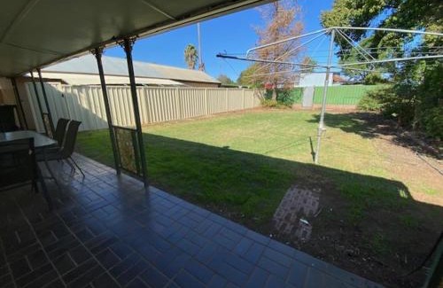 West Wyalong House | Cozy Stay @ Ray's with Hot Tub & Family-friendly Amenities