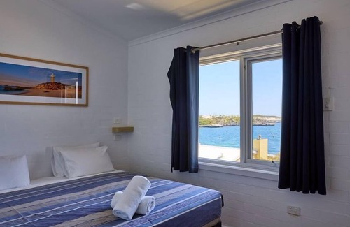 Perth Resort | Family-Friendly Stay Rottnest: Top Reviews & Dining Options