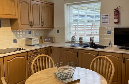 Perth Cottage | Discover an Unusual Pet-Friendly Retreat in the Heart of City