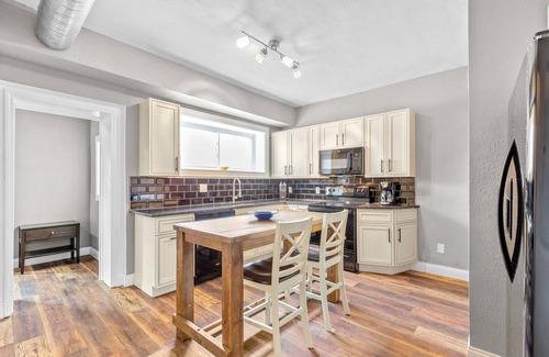 St. Louis Apartment | Pet-Friendly 3BR Retreat with Off-Street Parking