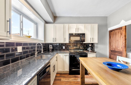 St. Louis Apartment | Pet-Friendly 3BR Retreat with Off-Street Parking