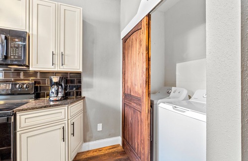 St. Louis Apartment | Pet-Friendly 3BR Retreat with Off-Street Parking