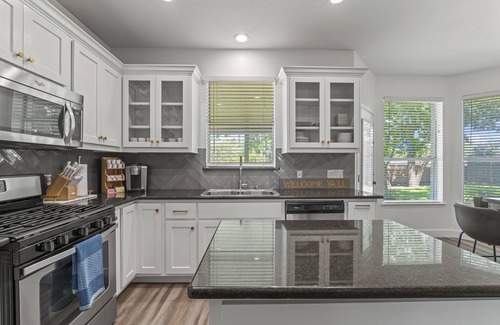 Round Rock House | Discover the TREEHOUSE: 4 Bedrooms, Game Room & Backyard