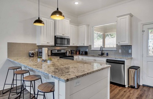 Tyler House | Prime Location at STAY TYLER @ Faulkner – Pet Friendly & More