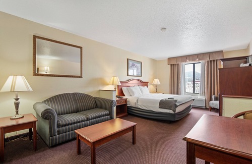 Hot Springs Hotel | Welcoming Stay USA Hotel & Suites: Family-Friendly Getaway