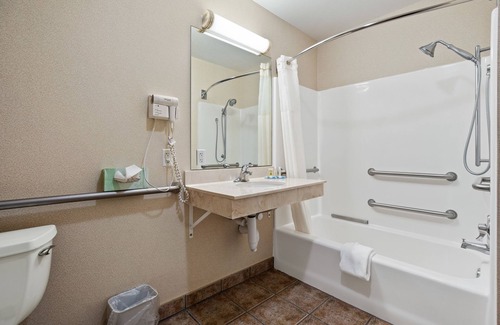 Hot Springs Hotel | Welcoming Stay USA Hotel & Suites: Family-Friendly Getaway