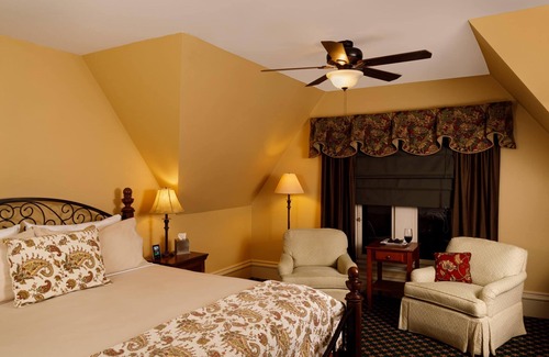 Central Business District Bed & Breakfast | Stay with us and you'll see why we are ranked #1 lodging in Kalamazoo, MI.