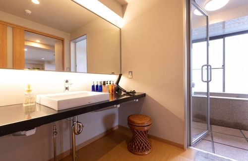 Beppu Hotel | Relax in a Twin Room with Indoor Hot Spring Bath