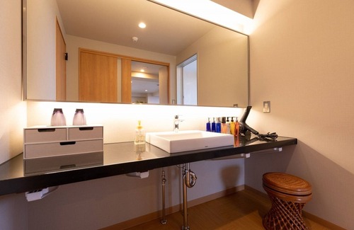 Beppu Hotel | Relax in a Twin Room with Indoor Hot Spring Bath