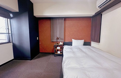 Chuo-ku Hotel | Cozy Non-Smoking Single Room in Fukuoka for Solo Travelers