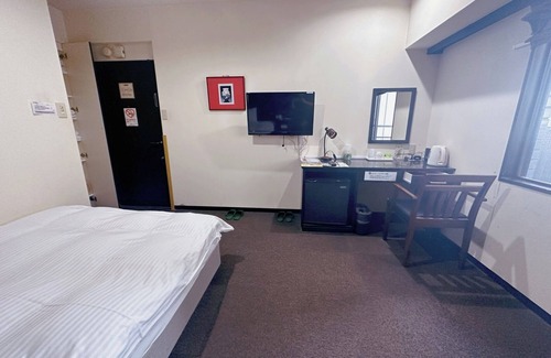Chuo-ku Hotel | Cozy Non-Smoking Single Room in Fukuoka for Solo Travelers