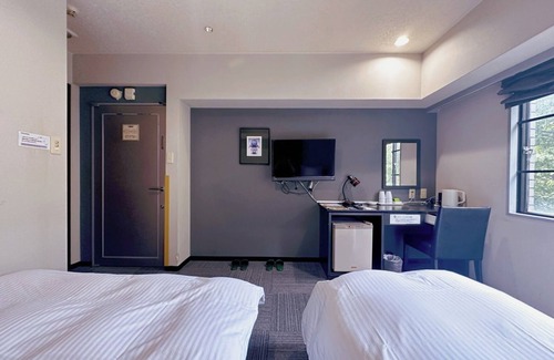 Chuo-ku Hotel | Comfortable Semitriple Stay in Fukuoka with Key Amenities