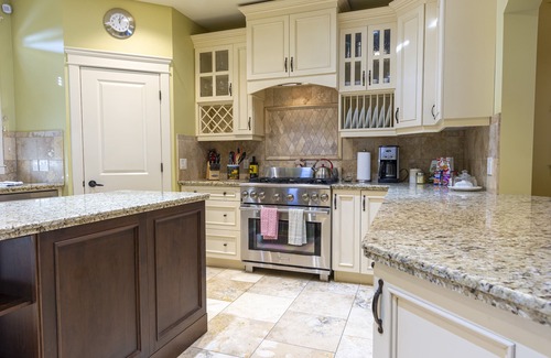 Kensington House | Experience Comfort at Executive House in NW Calgary