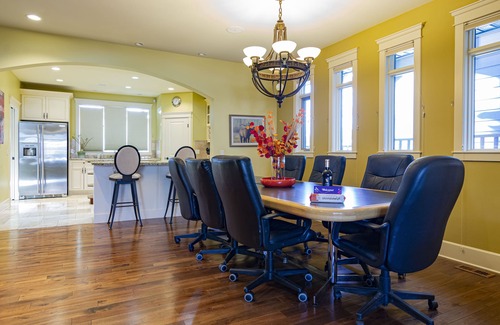 Kensington House | Experience Comfort at Executive House in NW Calgary