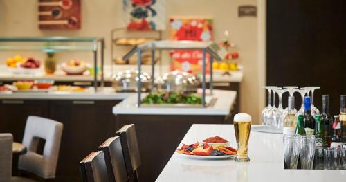 Glendale Hotel | Discover Staybridge Suites Niagara-On-The-Lake: Guest Favorite