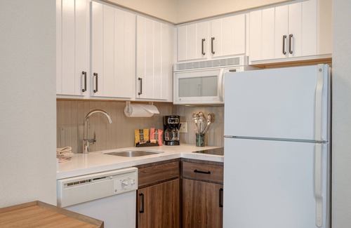 Allentown Hotel | Comfortable Staybridge Suites near Bethlehem Airport