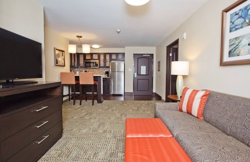 Sweetbriar Hotel | Guest Rated Staybridge Suites Austin South with Pool & Spa