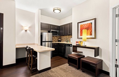 West Chester Hotel | Experience Staybridge Suites Cincinnati North: Top-Rated Retreat