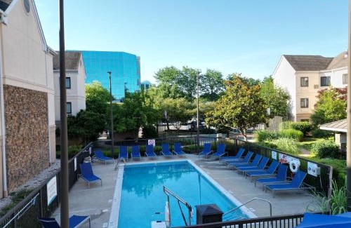 Columbia Hotel | Cozy Staybridge Suites Columbia - Baltimore with Ocean Views