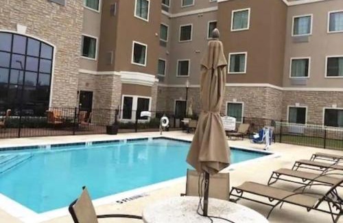 Denton Hotel | Pet-Friendly Getaway at Staybridge Suites - Denton, IHG Hotel